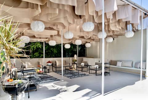 Big Groups welcome! Private Rooftop-18BR-12BATH