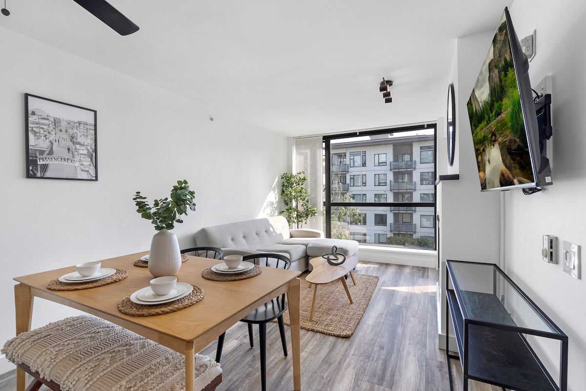 Upscale Lonsdale Quay Condo