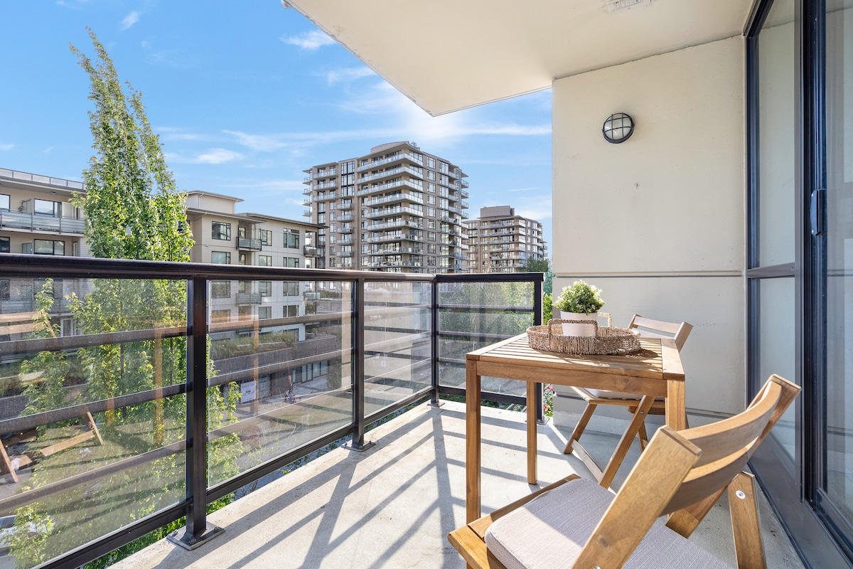 Upscale Lonsdale Quay Condo
