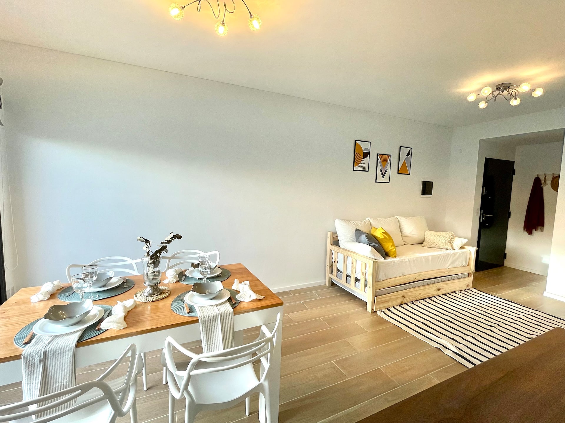 Two-bedroom apartment with patio in Colegiales