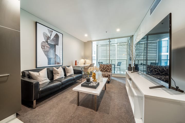 Illuminate North Terrace—executive Cbd Living - Adelaide