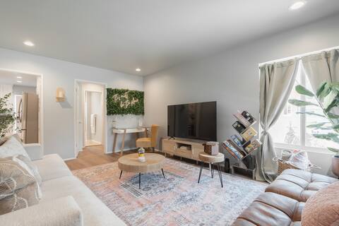 Modern Getaway Near LA and OC w Free Parking