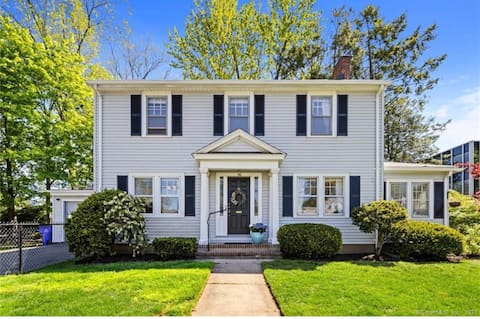 Downtown West Hartford Center - Entire House