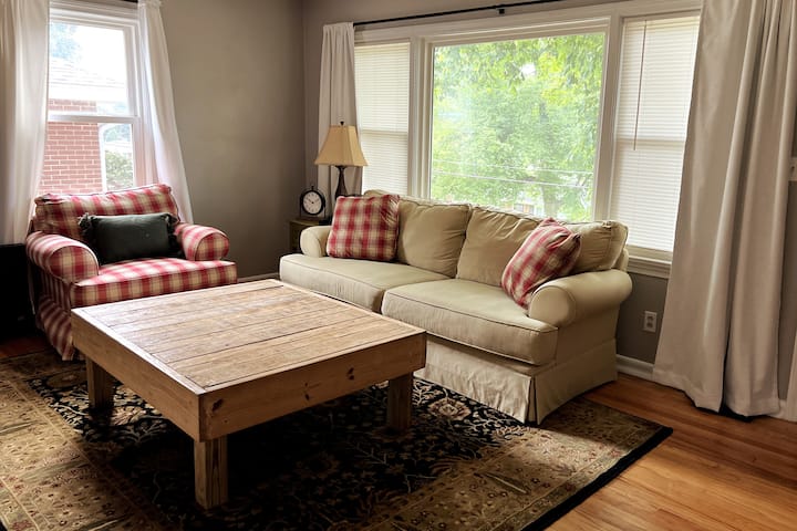 Convenient Cozy Retreat - Louisville, KY