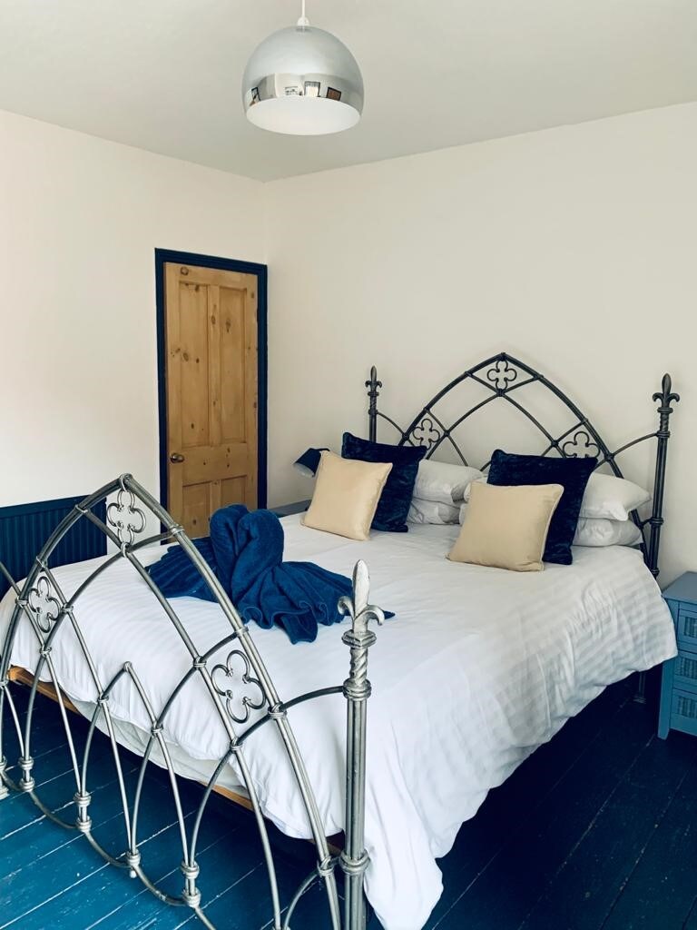 غرفة النوم 2