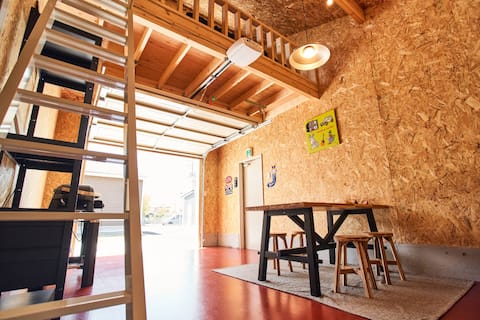 stylish vacation garage house/indoor BBQ possible