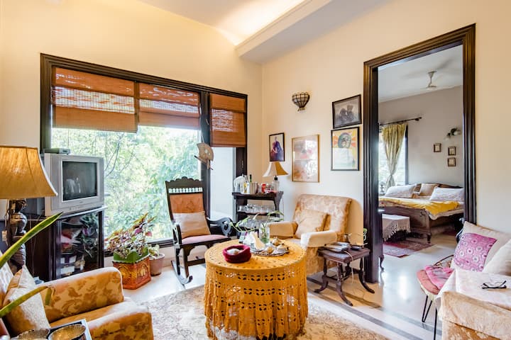The Red Room Guest Favourite Homestay In New Delhi - New Delhi