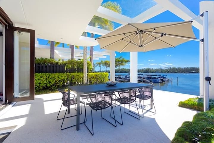 Luxury Waterfront Escape