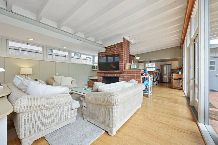 La Jolla Mid-Century Modern Beach House gallery image 5