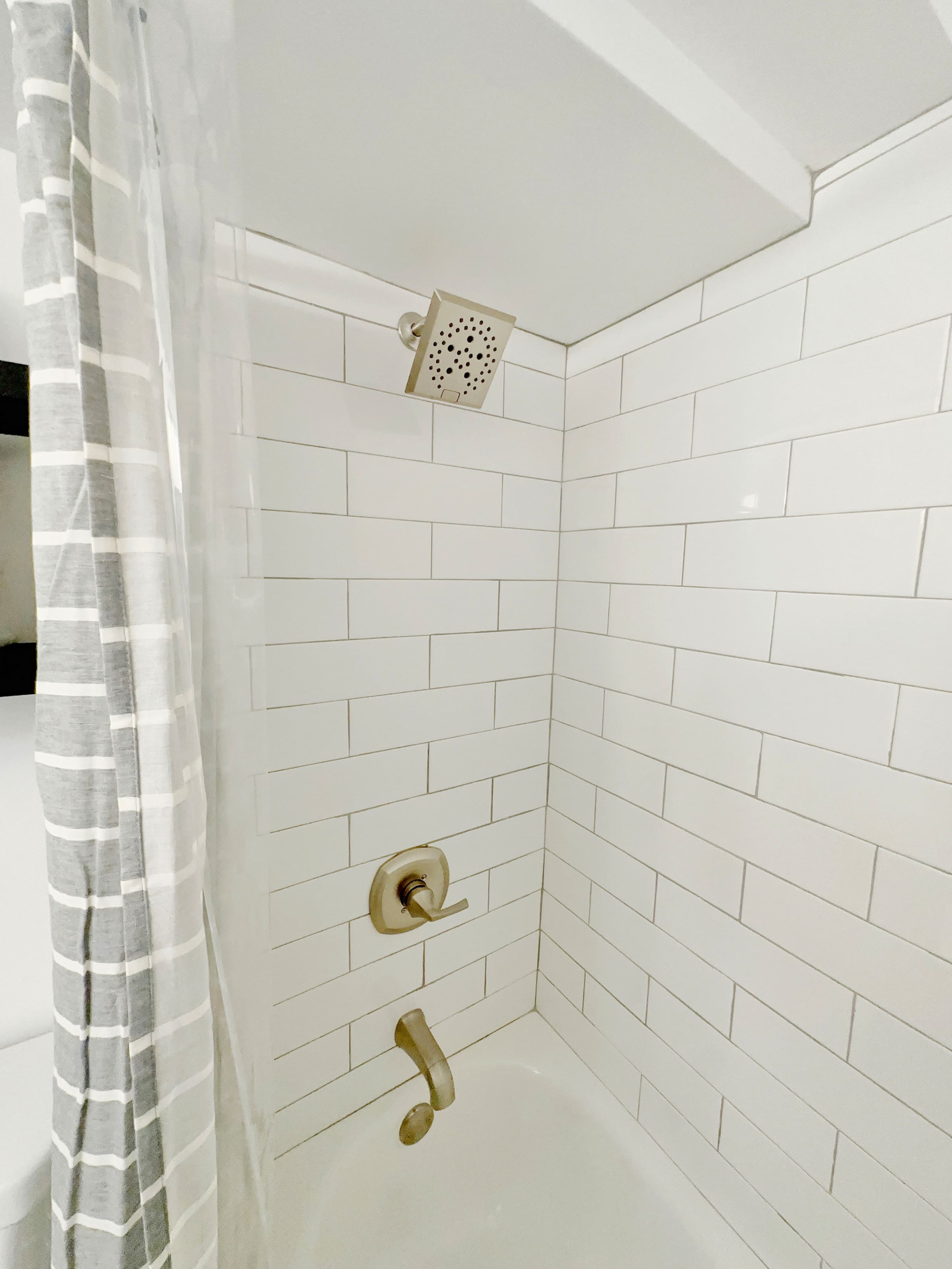 33F-High Floor Studio w/Diamond Head & Ocean Views - Image 35