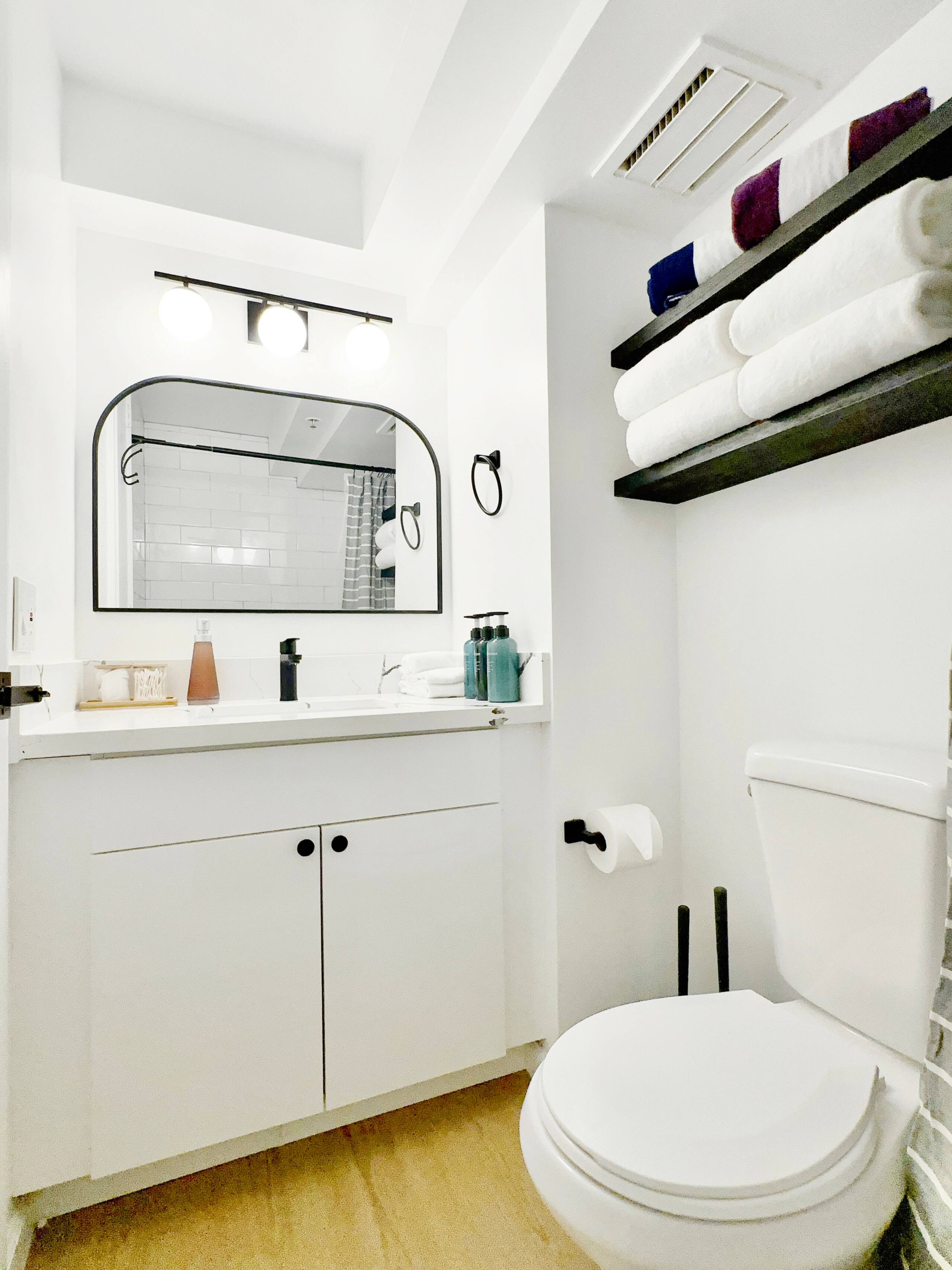 33F-High Floor Studio w/Diamond Head & Ocean Views - Image 32