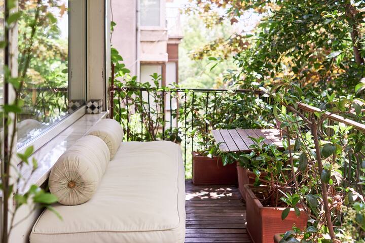 Best House Spacious Apt Best Street Nişantaşı gallery image 2