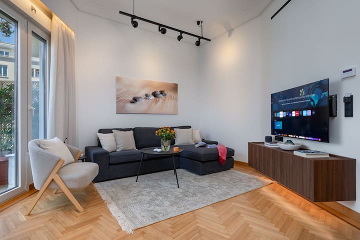 Athens.bliss Three in the Heart of the City