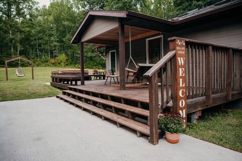 *Snowmobiler Paradise*all trailers- Mallard Manor