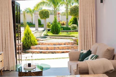 804 is a luxurious city apartment with free WI-FI