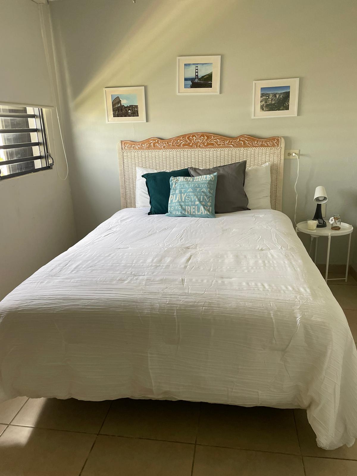 卧室2 ：楼下卧室配有标准双人床（可睡2人）