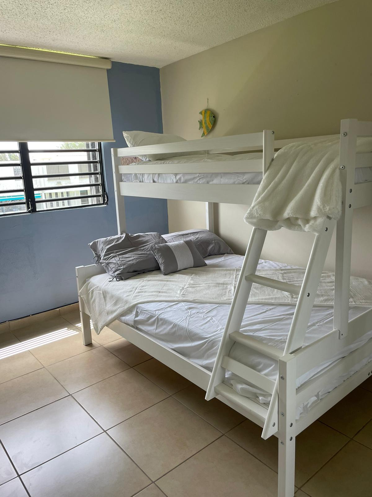 4号卧室：双人床和双人床（可睡3人）