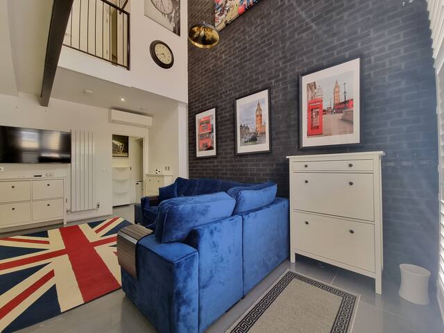 Deluxe townhouse Brick Lane ZONE 1 gallery image 2