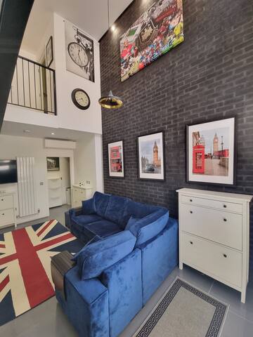 Deluxe townhouse Brick Lane ZONE 1 gallery image 5