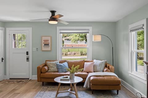 Bright & Cozy Retreat 10 Min to Downtown & 30+day