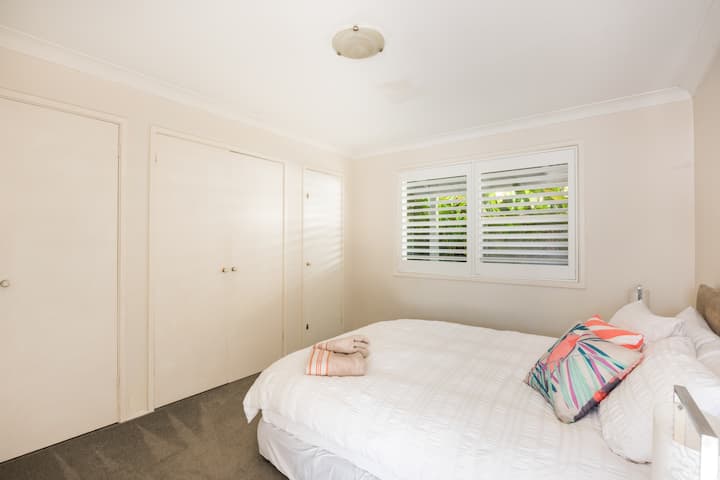 Queen size bedroom