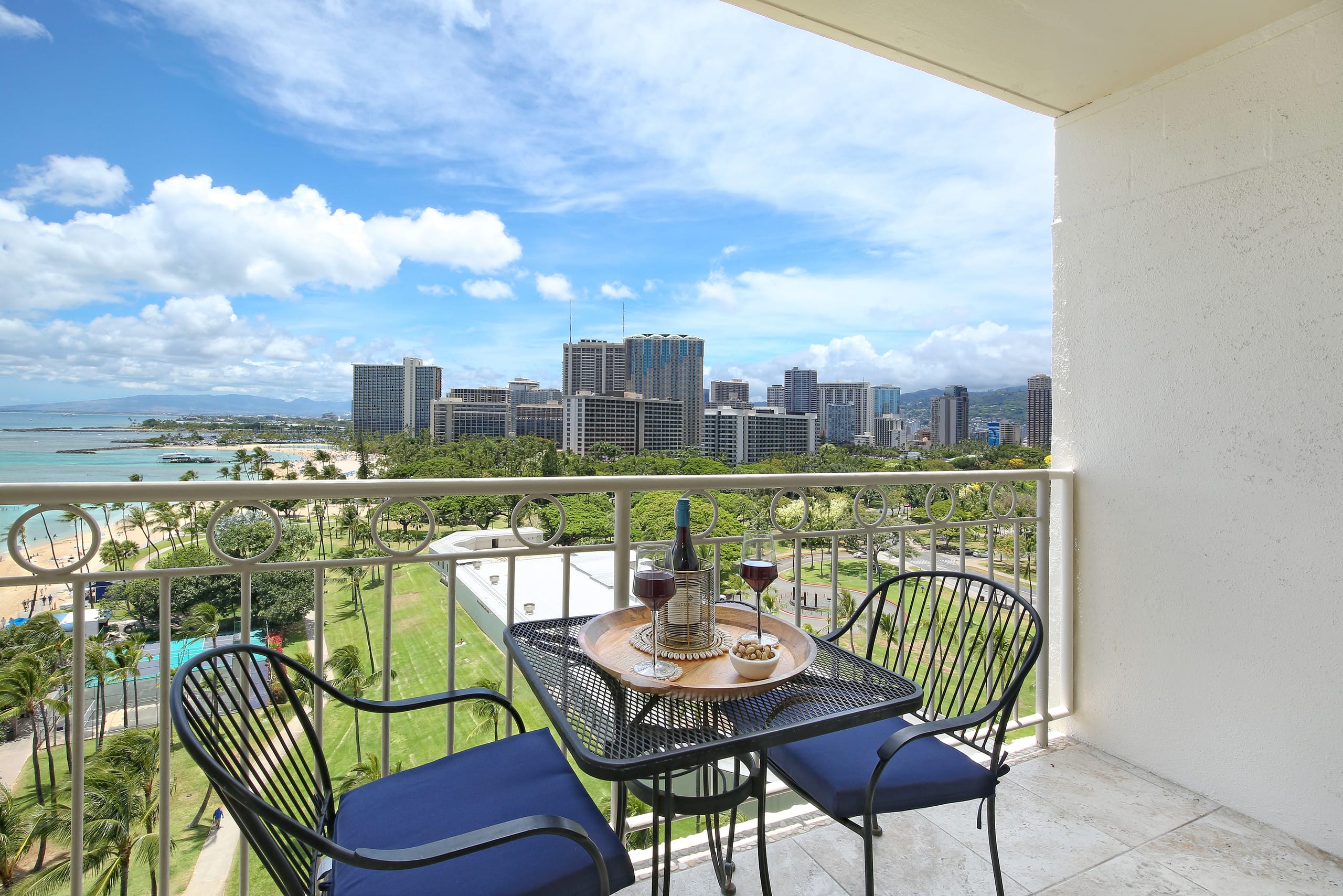 Condo in Honolulu · ★5.0 · Studio · 1 bed · 1 private bath - Image 20