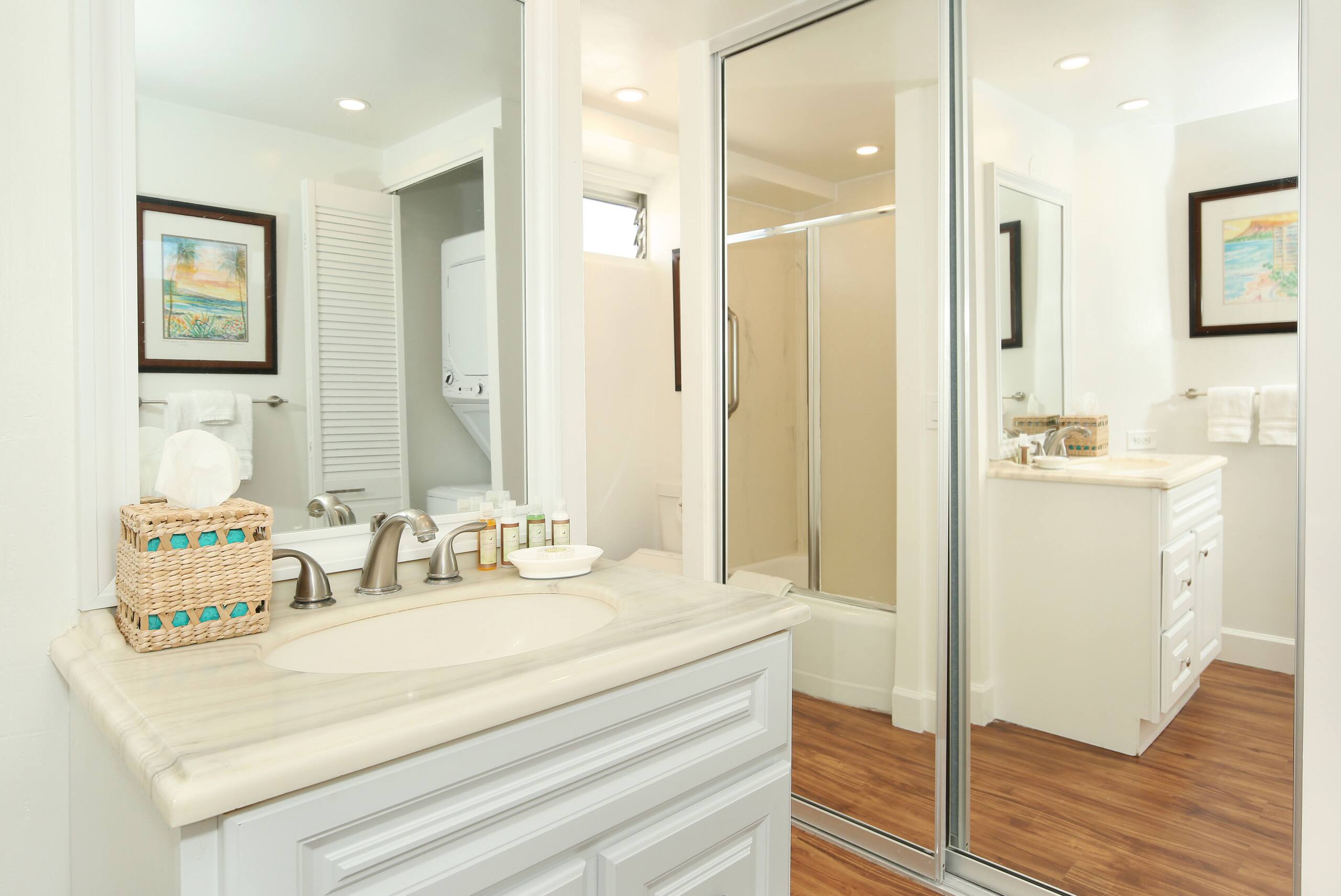 Condo in Honolulu · ★5.0 · Studio · 1 bed · 1 private bath - Image 13