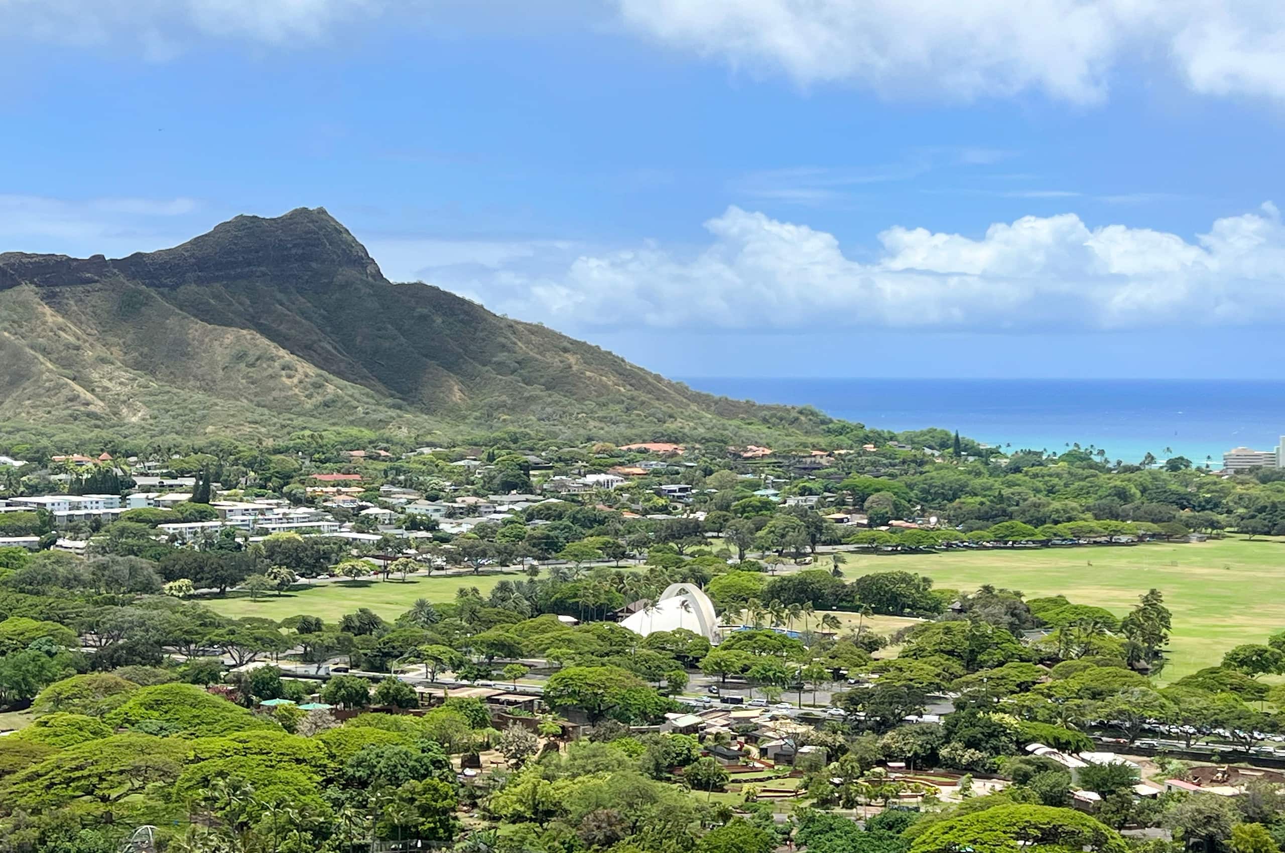 Condo in Honolulu · ★4.72 · 1 bedroom · 2 beds · 1 private bath - Image 18