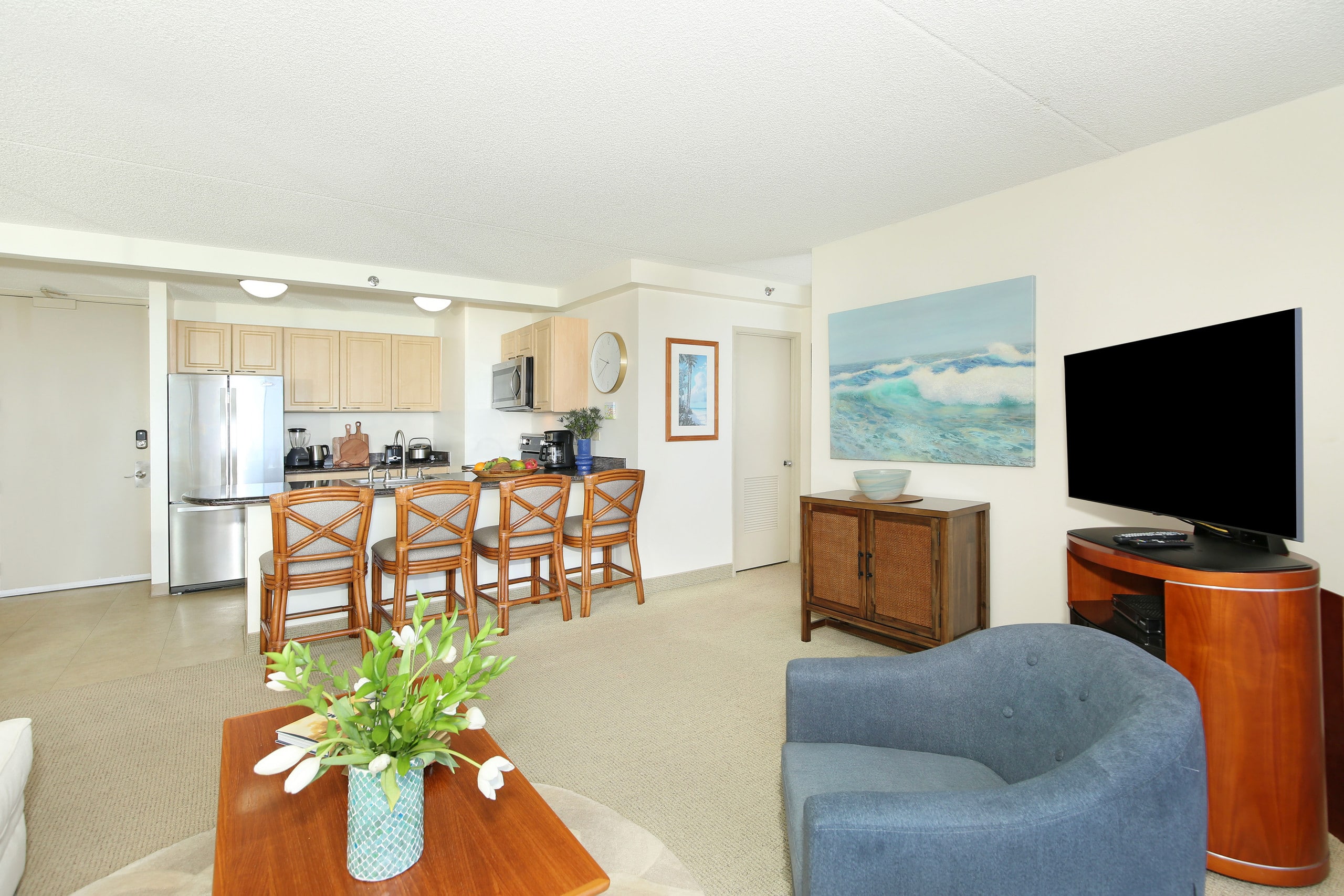 Condo in Honolulu · ★4.72 · 1 bedroom · 2 beds · 1 private bath - Image 4