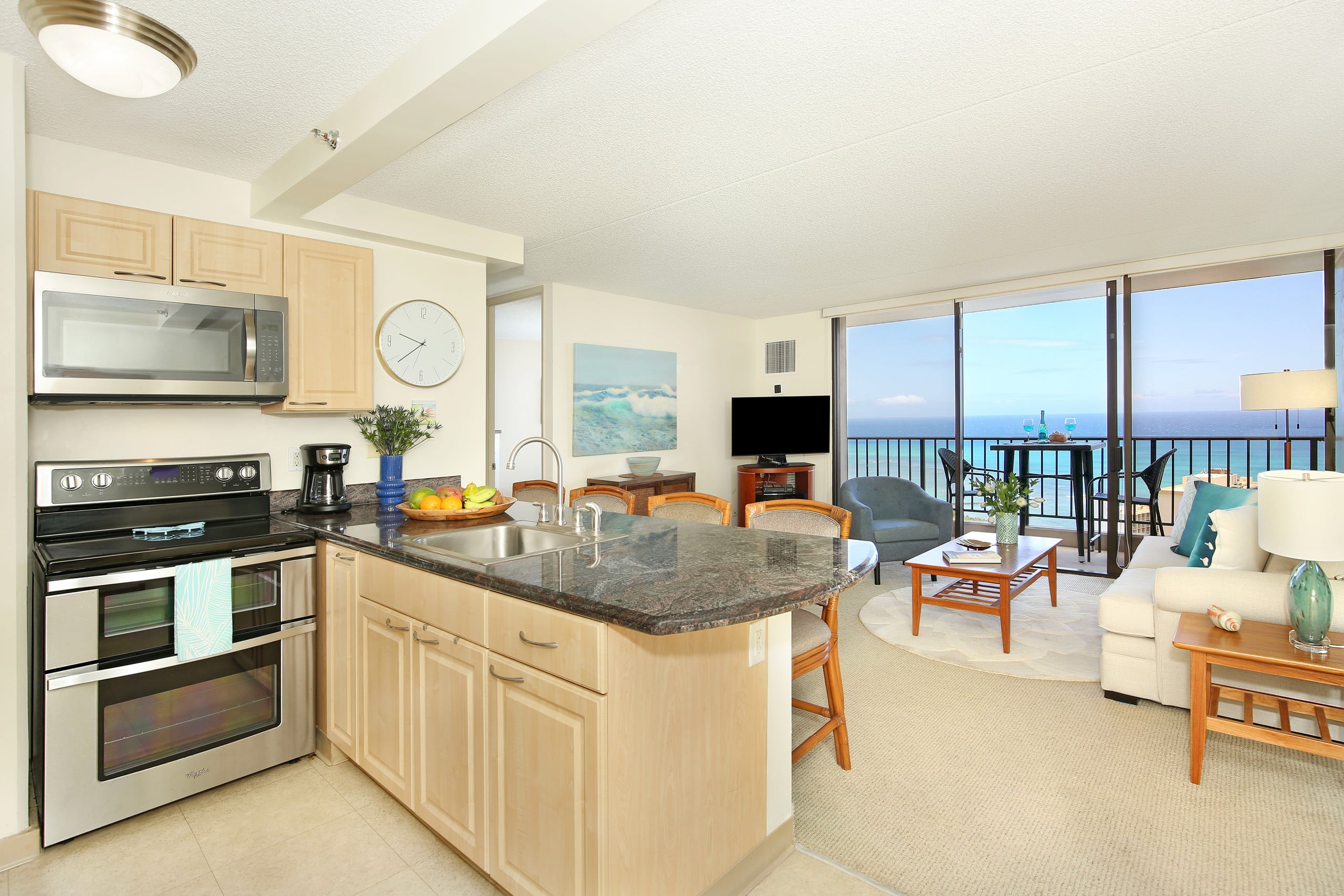 Condo in Honolulu · ★4.72 · 1 bedroom · 2 beds · 1 private bath - Image 5