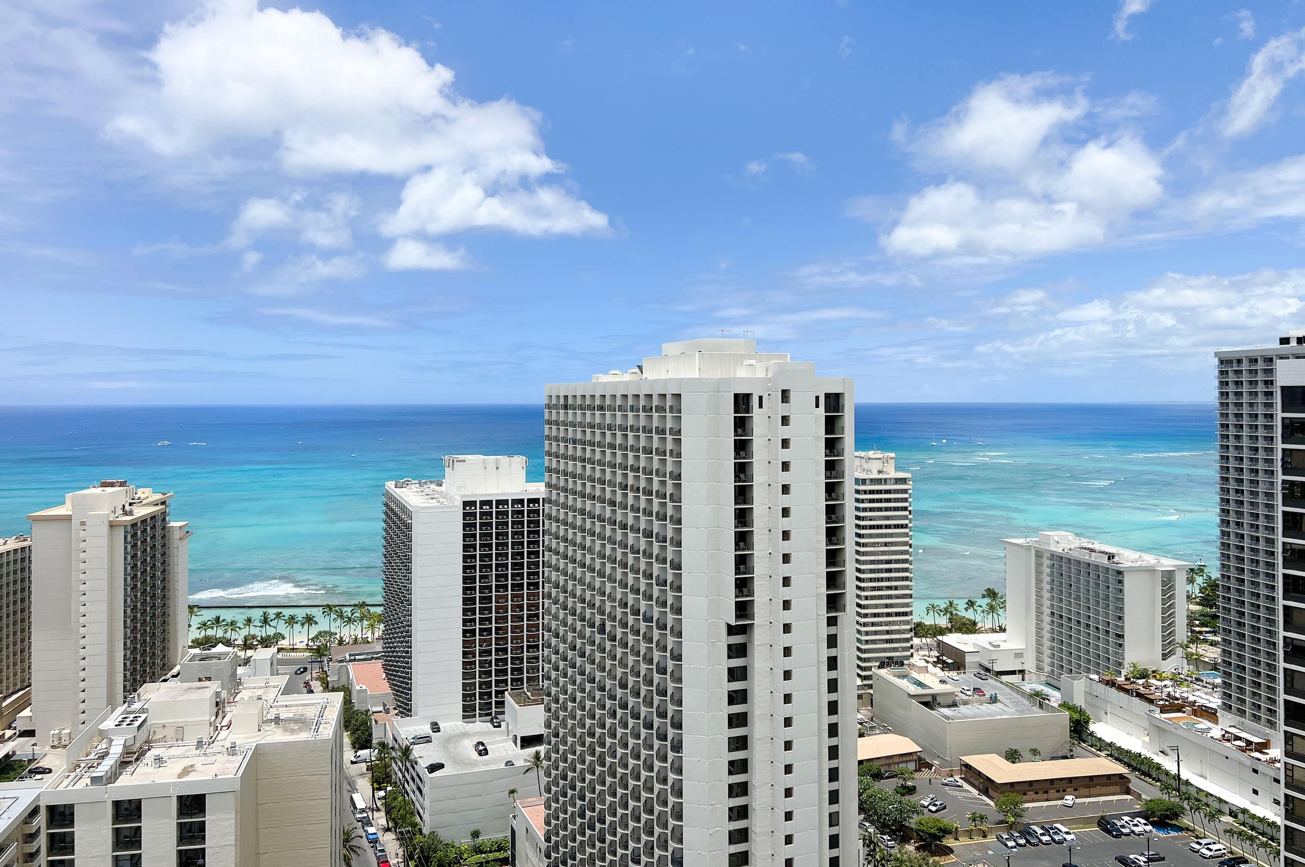 Condo in Honolulu · ★4.72 · 1 bedroom · 2 beds · 1 private bath - Image 15