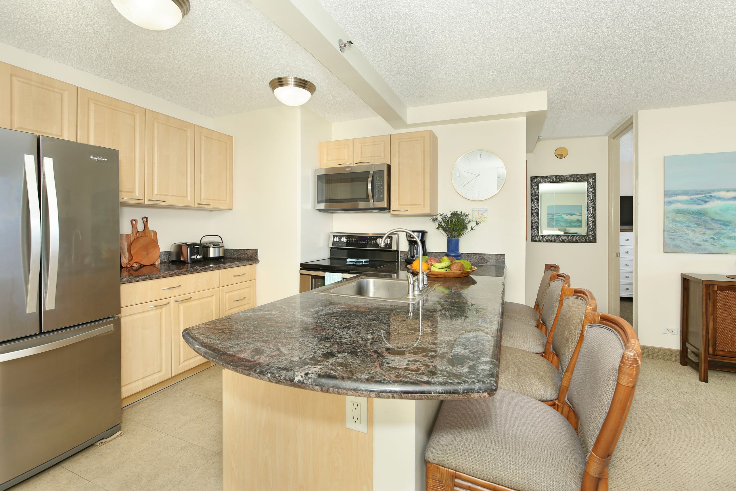 Condo in Honolulu · ★4.72 · 1 bedroom · 2 beds · 1 private bath - Image 11
