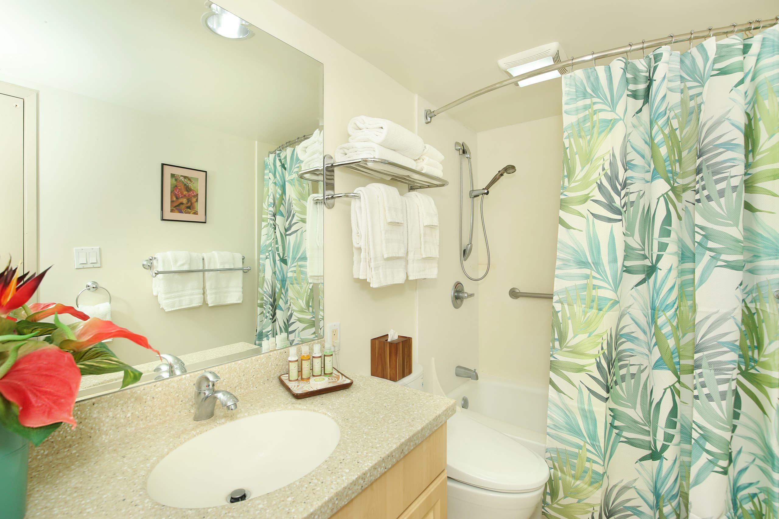 Condo in Honolulu · ★4.72 · 1 bedroom · 2 beds · 1 private bath - Image 16