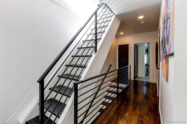Stylish RiNo Townhome w/Rooftop & Walk to Downtown gallery image 3