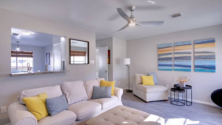 Charming Riverside Townhome - Austin, TX