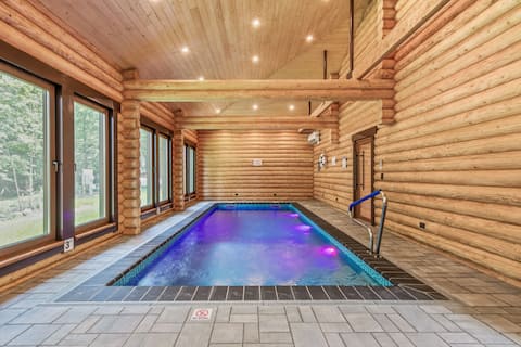Log House w Pool, Tennis Court, Sauna - Camelback