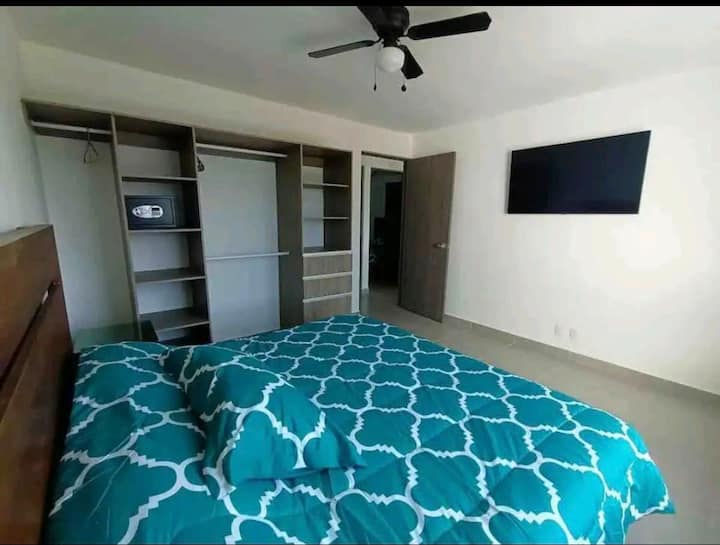 Recámara 1 cama King Size con Tv Smart Tv