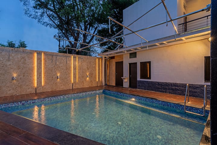 Seasons Suites managed Airbnb listing 1