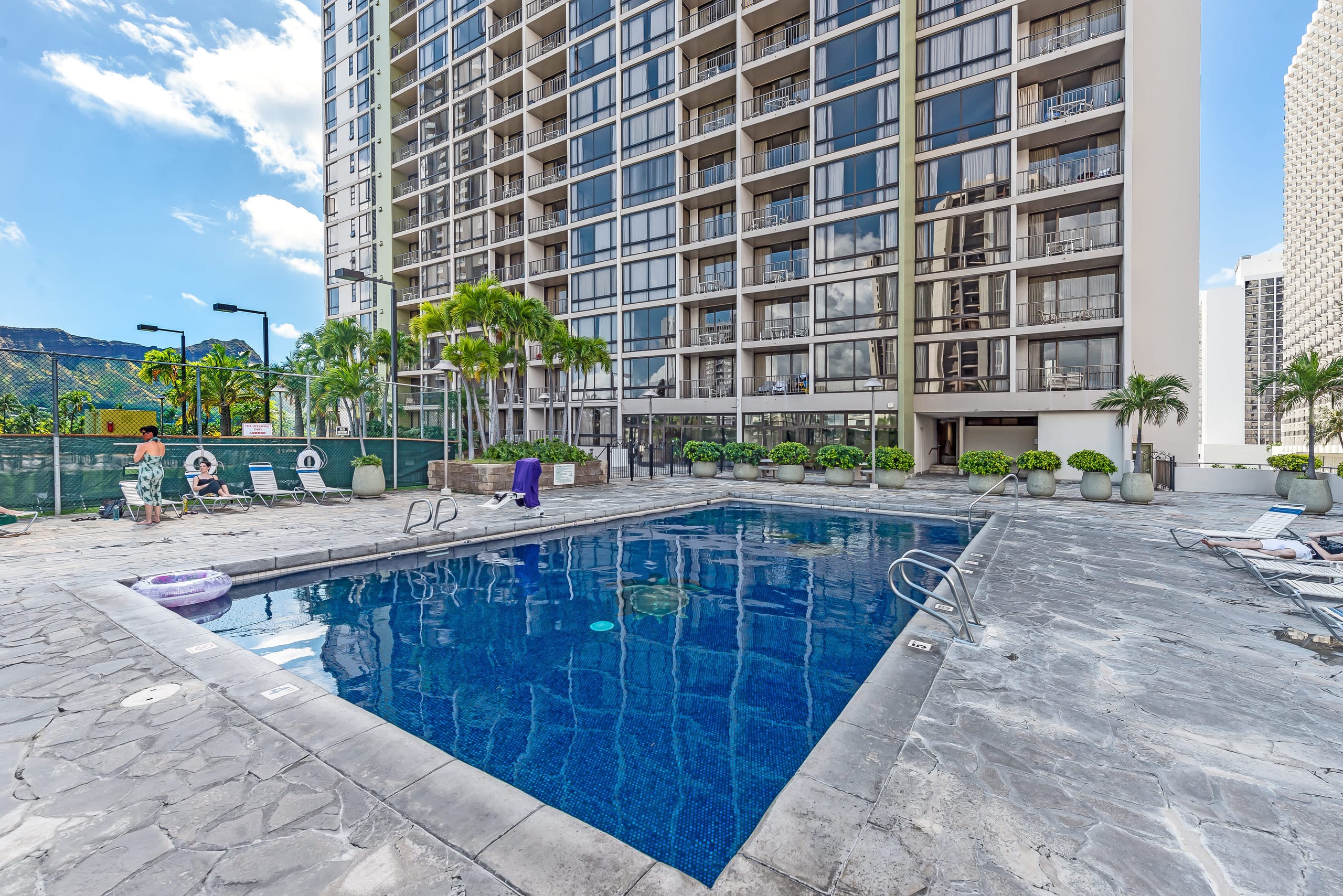 Partial OceanView Waikiki Condo Pool +Free Parking - Image 10