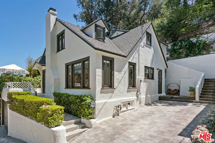 Lu Lu Land: Welcome to the Hollywood Hills!