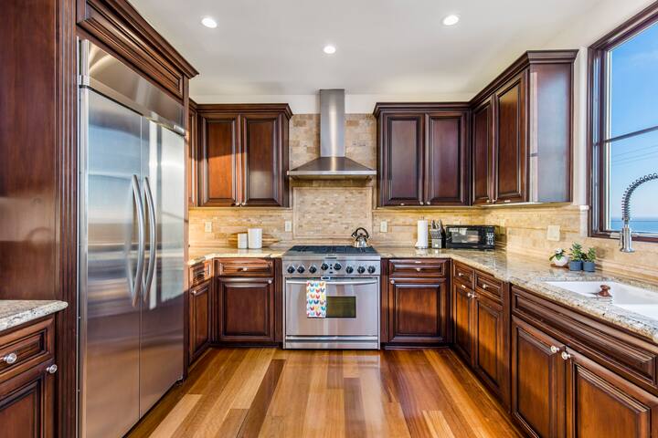 Panoramic Ocean Views! The Italian Villa! gallery image 2