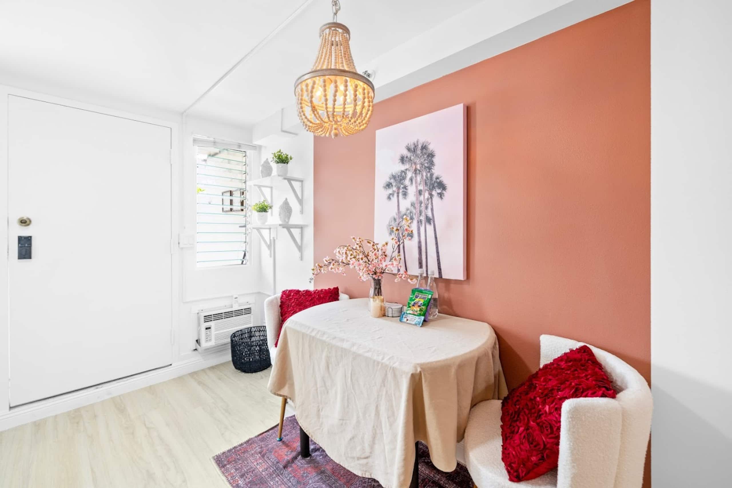 *Chic & Cozy studio steps from Waikiki Beach - Image 3