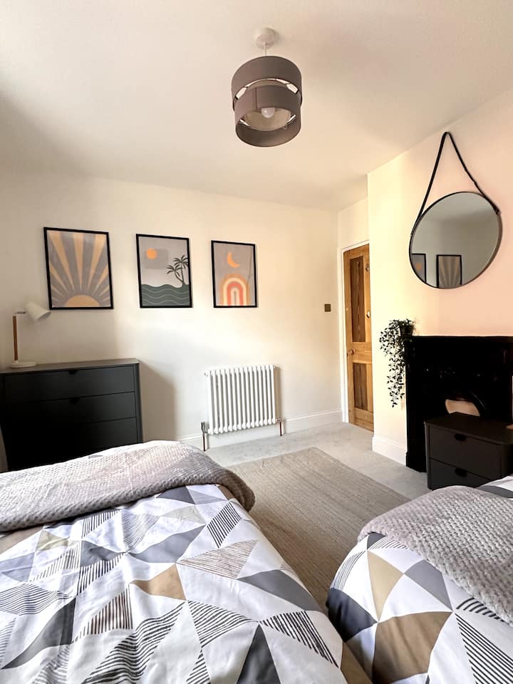 2single beds, light-filled and thoughtfully styled, make this twin room a versatile, cosy retreat. Perfect for friends or family, it’s a restful spot to recharge after a day of seaside adventures in Weymouth.