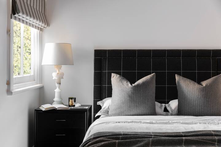 Renovated Fitzroy Terrace! gallery image 2