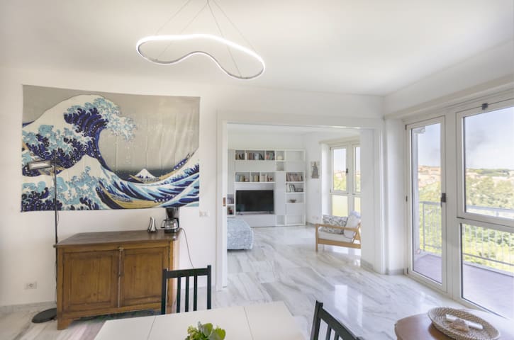 Panorama · Ample Home · Breathtaking Views · 3BDR