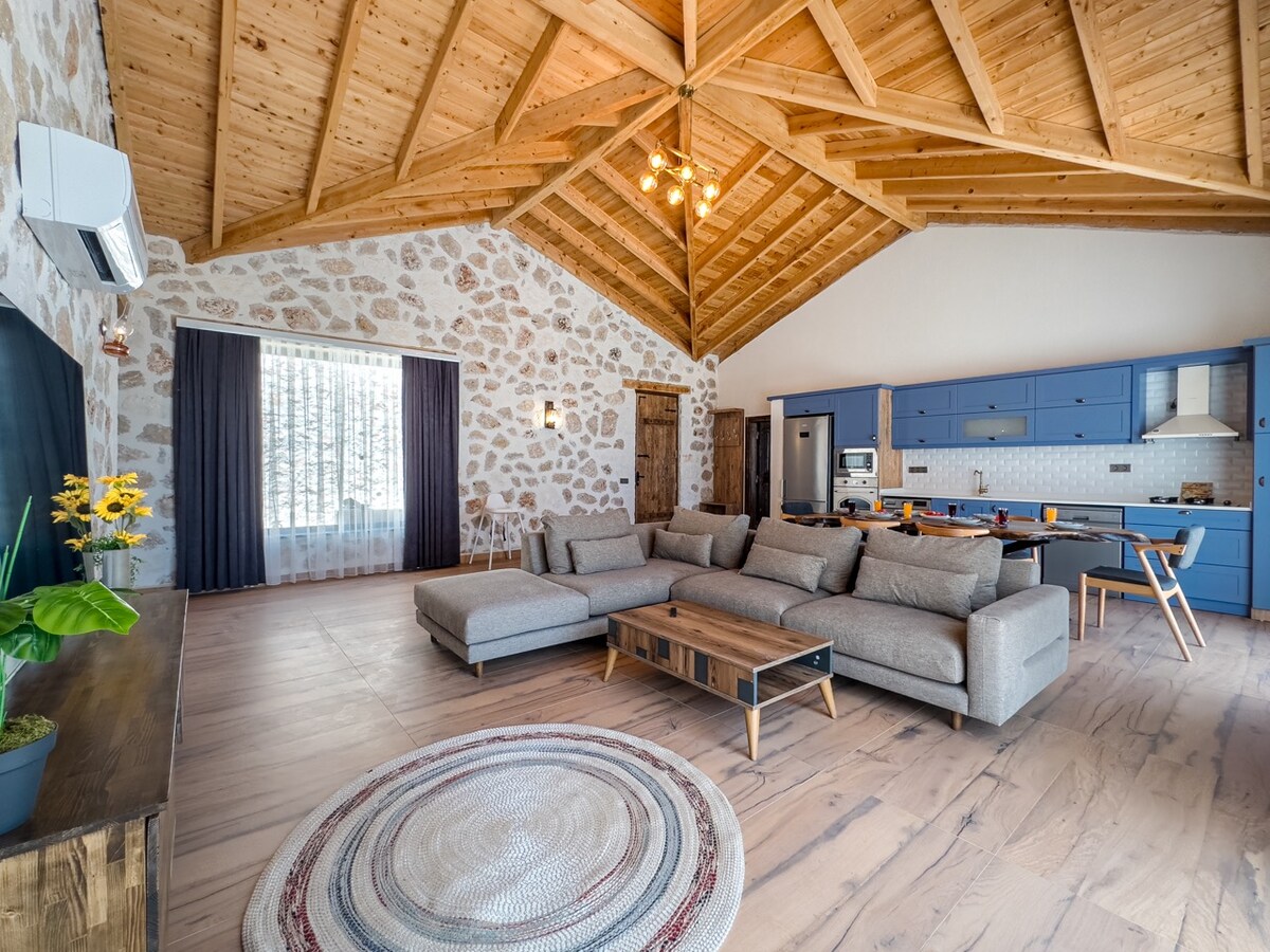 Hill stone villa kas 2 hamam ve saunalı 4 odalı - Kaş şehrinde