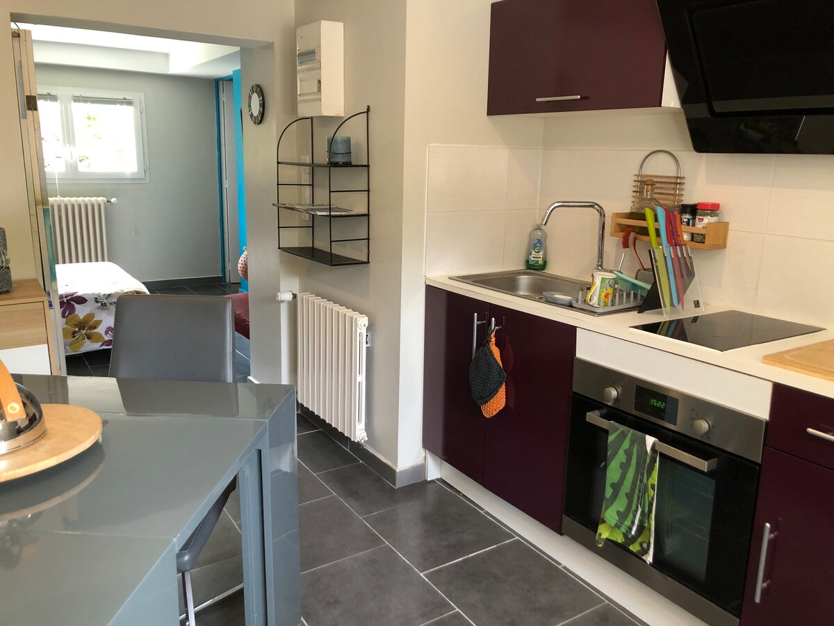 Annuncio Airbnb popolare: Independent studio a Saintes