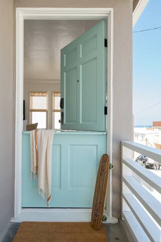 NEW! Shellback Cottage gallery image 2