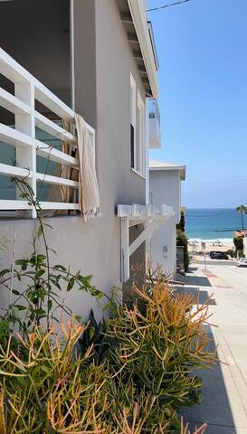 NEW! Shellback Cottage gallery image 3