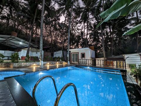 Cozy Villa with pool